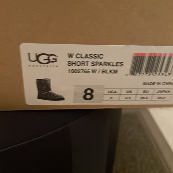 BNIB UGG silver/black boots size 8 - Picture 3 of 10